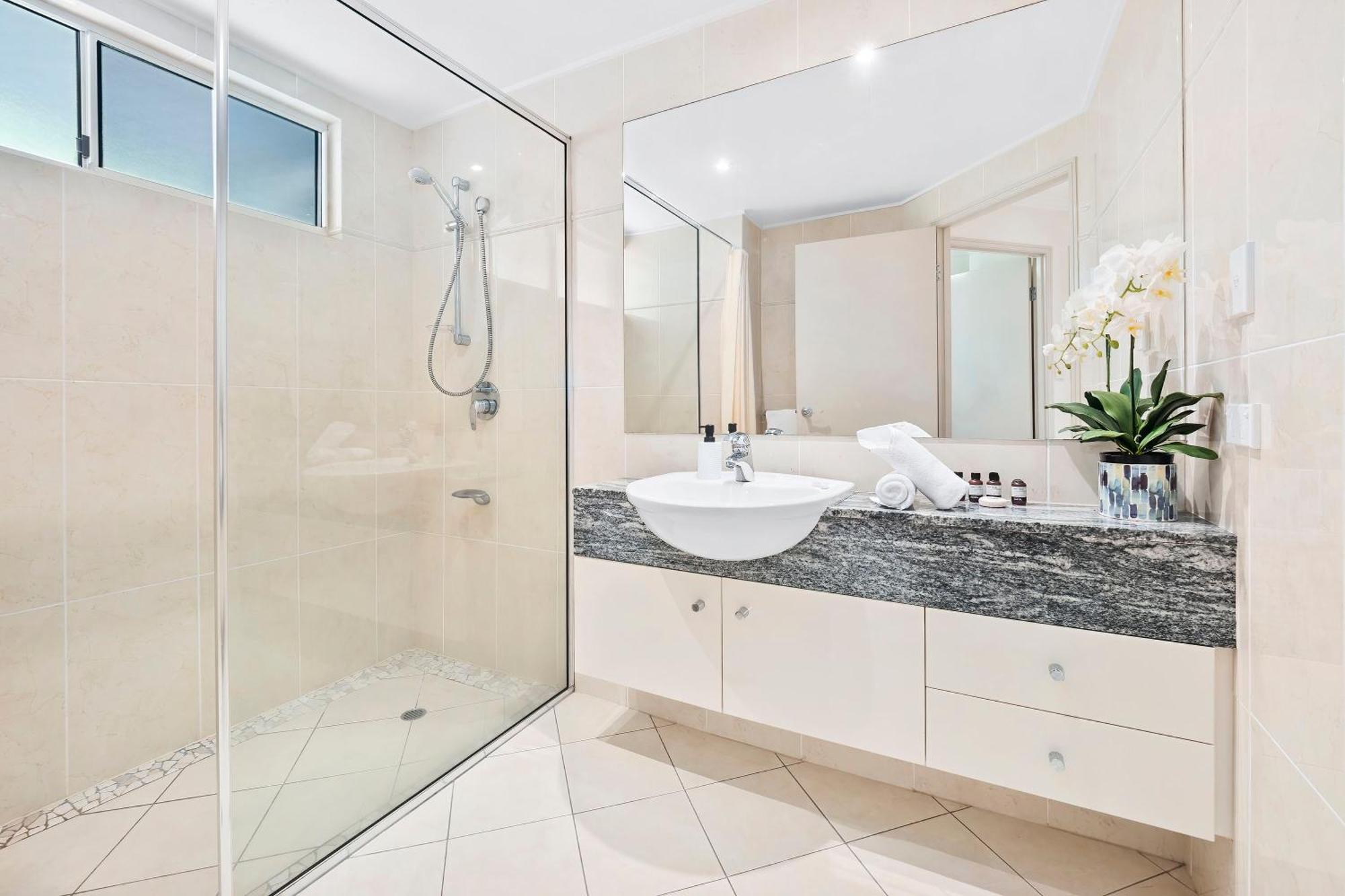 Arlington Apartments Clifton Beach Phòng bức ảnh